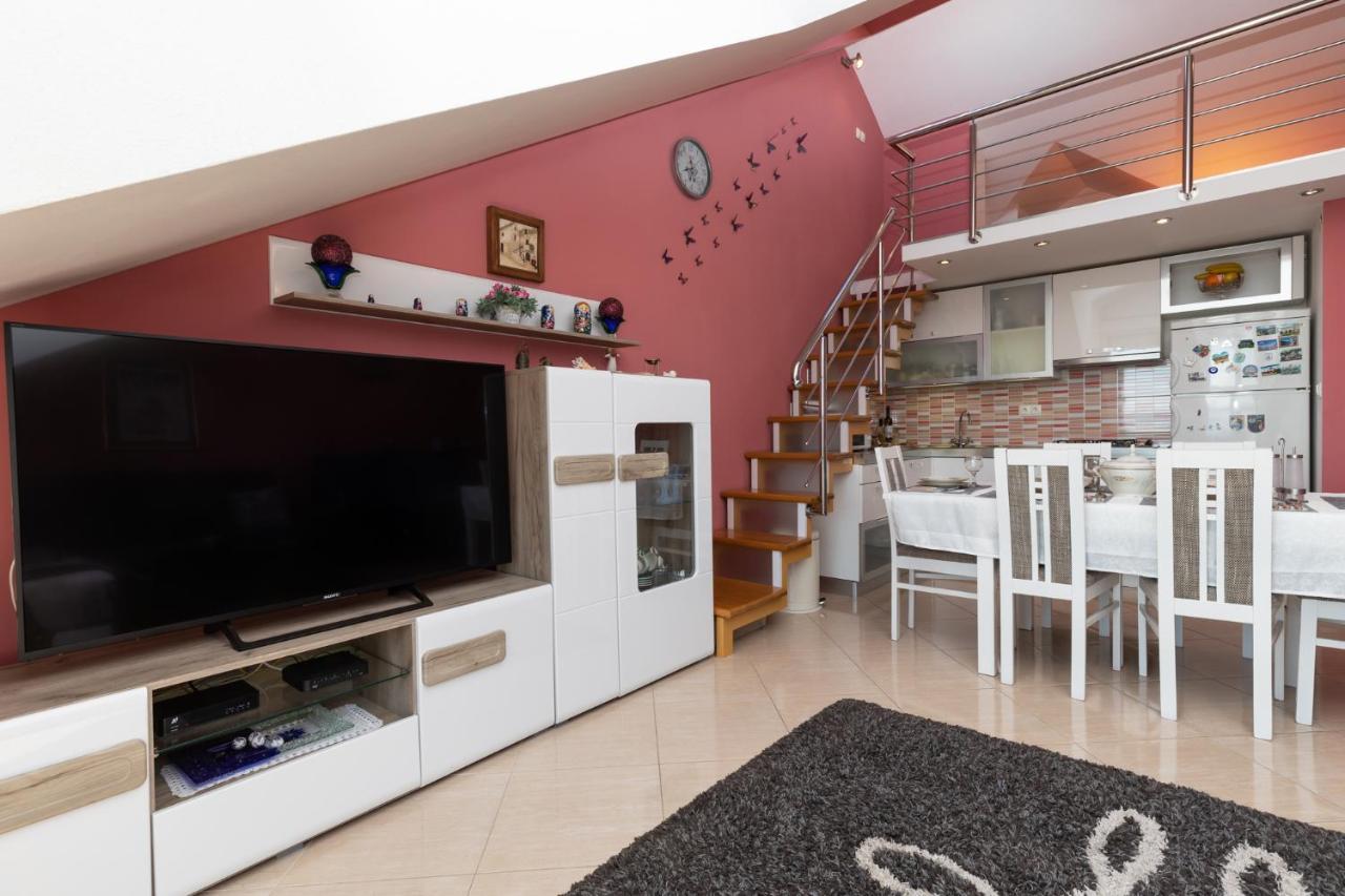 Apartman Monika Omis Bagian luar foto