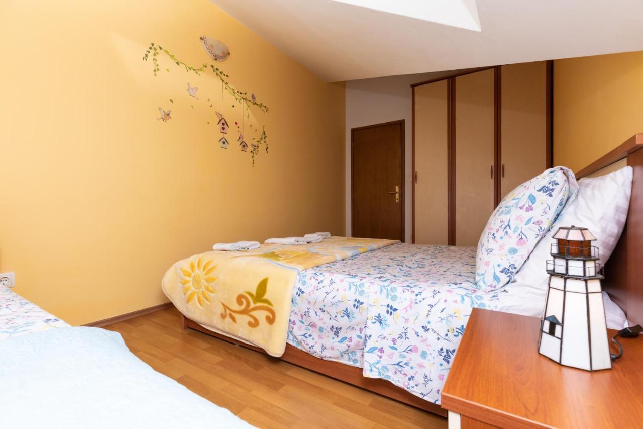 Apartman Monika Omis Bagian luar foto